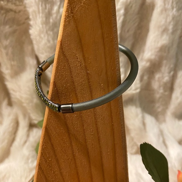 Lia Sophia Bracelet w/ Crystal Bar - Picture 3 of 4